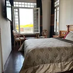 Laden Prince's Island Historical Mansion 호텔 아달라르