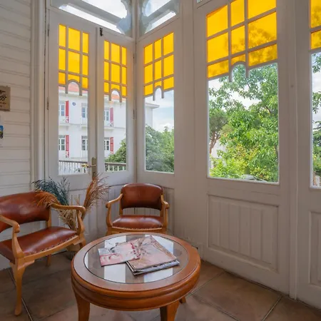 Hotel Laden Prince's Island Historical Mansion