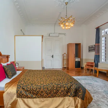 Laden Palas Prince'S Island Historical Mansion מלון