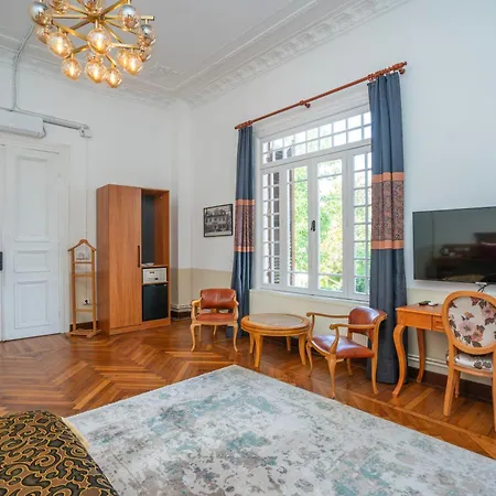 Hotel Laden Prince's Island Historical Mansion