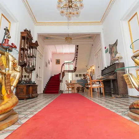 Kensington Prince's Island Historical Mansion Hotel
