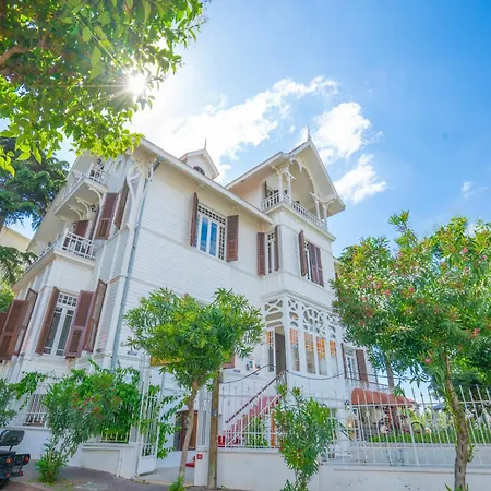 Laden Palas Prince'S Island Historical Mansion אדאלר