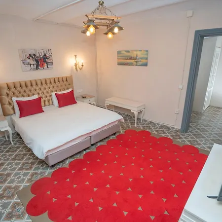 Hotel Laden Prince's Island Historical Mansion